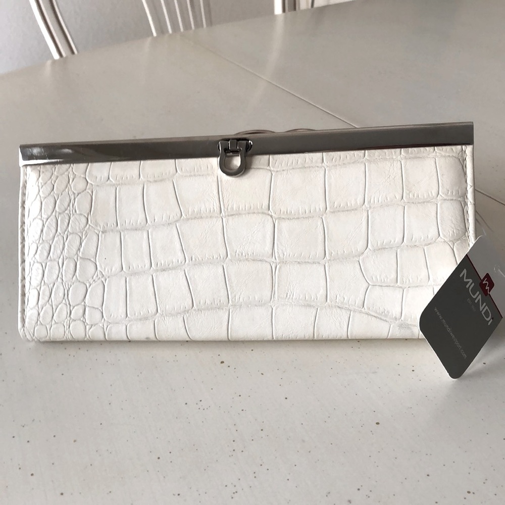 NEW MUNDI White Croco embossed pvc leather clutch wallet
